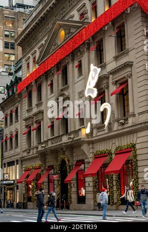 Cartier Mansion with 2020 Holiday Decorations on Fifth Avenue, NYC, USA Stock Photo