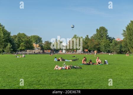 Park am Gleisdreieck, Kreuzberg, Friedrichshain-Kreuzberg, Berlin, Deutschland Stock Photo
