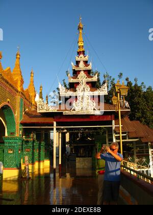 Su Taung Pyi Pagoda, Mandalay, Myanmar Stock Photo