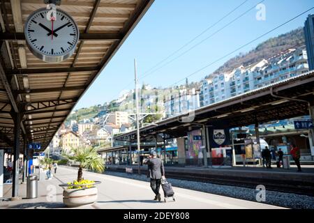 Switzerland, Vaud, Waadt, Montreux, ville, Stadt, city, Avenue de Alpes, gare,  Bahnhof, railway station Stock Photo