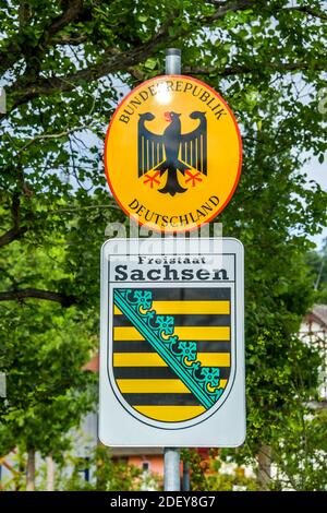 Schild Freistaat Sachsen, Bundesrepublik Deutschland, Grenze, Bad Muskau, Sachsen, Deutschland Stock Photo