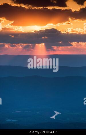 Sunset over the Blue Ridge Mountains, viewed from Skyline Drive, Shenandoah National Park, Virginia. Stock Photo