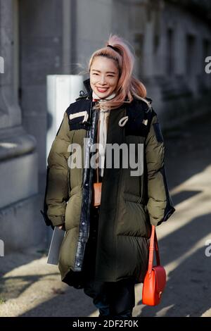 Street style, arriving at Sacai Fall Winter 2020-2021 Menswear show, held at Grand Palais, Paris, France, on January 18th, 2020. Photo by Marie-Paola Bertrand-Hillion/ABACAPRESS.COM Stock Photo