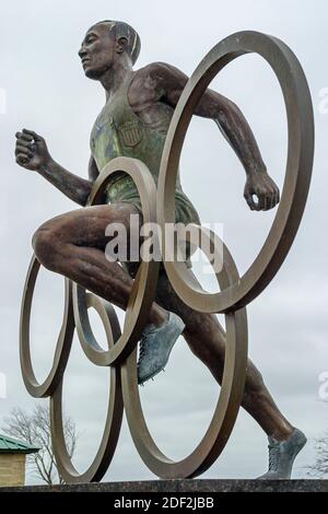 Alabama Oakville Jesse Owens Museum 1936 Olympics gold medal runner,Black African man male athlete statue rings, Stock Photo