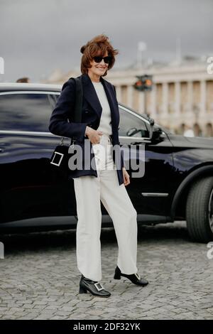 Street style, Ines de La Fressange arriving at Dior Fall Winter 2020-2021 show, held at Jardin des Tuileries, Paris, France, on February 25th, 2020. Photo by Marie-Paola Bertrand-Hillion/ABACAPRESS.COM Stock Photo