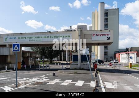 File Picture, dated on March 25, 2019, of Creil Hospital, Oise, France. Nearly 200 members of the hospital staff of the Creil and Compiegne hospitals in Oise are confined to their homes on 27 February as a precautionary measure. These facilities were visited for a few days by the two people infected with the Coronavirus before being admitted to the Amiens and Pitié-Salpêtrière University Hospitals in Paris on 25 October. Photo by Daniel Derajinski/ABACAPRESS.COM Stock Photo