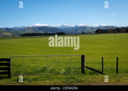 Taraua Ranges Snow Snow capped Tararua mountain range near Carterton, Wairarapa, North ...