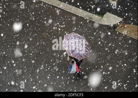 - Milano, neve in città   - Milan (Italy), snow in the town Stock Photo