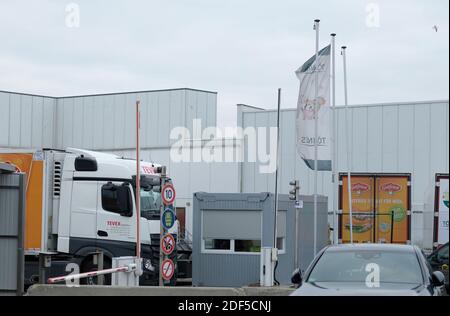 03 December 2020, Saxony-Anhalt, Weißenfels: The Tönnies slaughterhouse in the Burgenland district. More than 170 employees at the site have tested positive for the coronavirus. Photo: Sebastian Willnow/dpa-Zentralbild/dpa Stock Photo