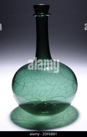 bottle, 1683, all around soul: Willem van Heemskerk Aet 70 Aº 1683, General: 22 x 13.6cm 220 x 136mm, Diameter belly: approx. 13.6cm / Diameter base: 6.5cm, Bottle of green colored glass. The bottle has a small round bottom with a pointed soul. Round belly and slim high neck with collar and slightly bent mouth. On the belly is engraved with large curly letters: Wel-doen and Vrolyck sijn. In the curl of the W, smaller: Eccless. cap: 3 verse 12. On the bottom, around the soul in small italics: The cheerfulness is our 'Life is long. A well-doing Endless Life hangs and a curl. The Signature for Stock Photo
