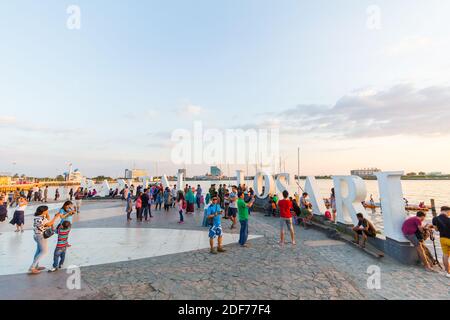 The popular Pantai Losari in Makassar, Sulawesi, Indonesia is a popular late afternoon spot for locals Stock Photo