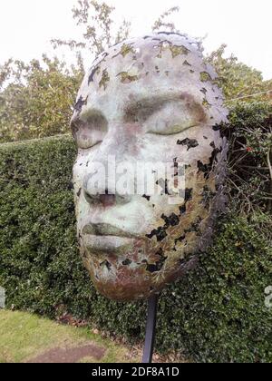 Simon Gudgeon's Leaf Spirit Garden Sculpture, Kew Gardens, London, UK Stock Photo