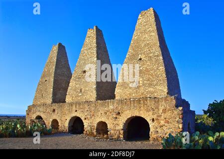 16TH CENTURY SMELTERS or hornos at the MINA SANTA BRIGIDA MINE which was used for mining silver - MINERAL DE POZOS,  GUANAJUATO, MEXICO Stock Photo