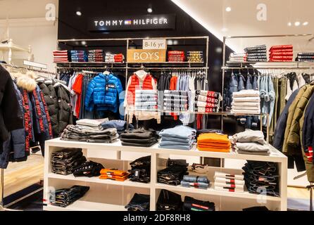 Tommy clothing store display Stock Photo Alamy