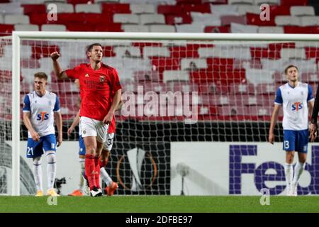Lisbon. 3rd Dec, 2020. Jan Vertonghen (2nd R) of SL Benfica celebrates after scoring a goal during the UEFA Europa League group D football match between SL Benfica and Lech Poznan in Lisbon, Portugal on Dec. 3, 2020. Credit: Pedro Fiuza/Xinhua/Alamy Live News Stock Photo