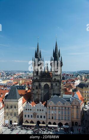 Prag ist die Hauptstadt der Tschechischen Republik und liegt an der Moldau. Die 'Stadt der hundert Tuerme' ist bekannt für den Altstaedter Ring mit bu Stock Photo