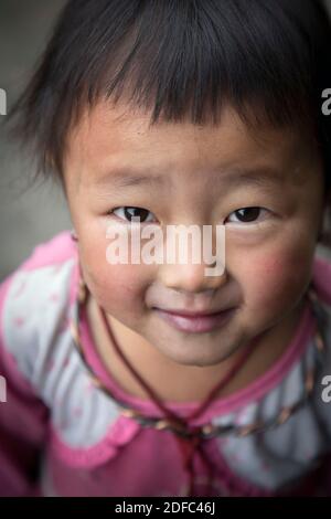 Vietnam, Black Hmong child in Sapa Stock Photo