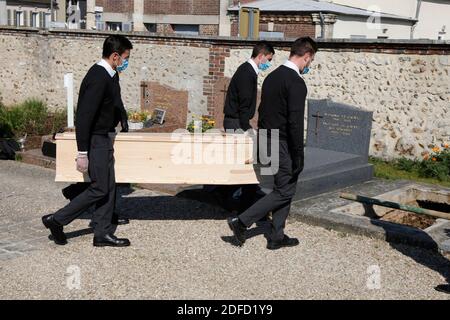 Funeral at evreux graveyard, france during covid-19 epidemic Stock Photo