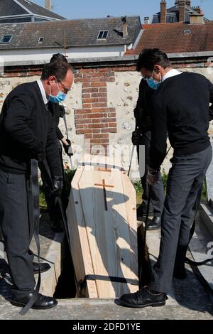 Funeral at evreux graveyard, france during covid-19 epidemic Stock Photo