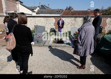 Funeral at evreux graveyard, france during covid-19 epidemic Stock Photo