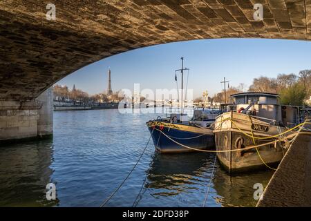 Boats on the River Seine in Paris at sunrise Stock Photo