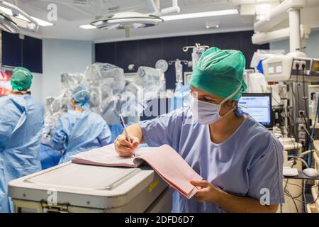 Nurse in an operating room in the urology department of Bordeaux hospital.France.