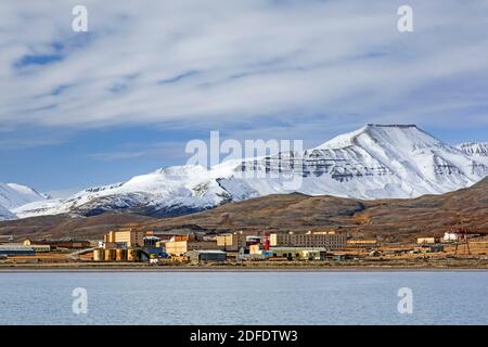 View over Pyramiden, abandoned Soviet coal mining settlement on Svalbard / Spitsbergen Stock Photo