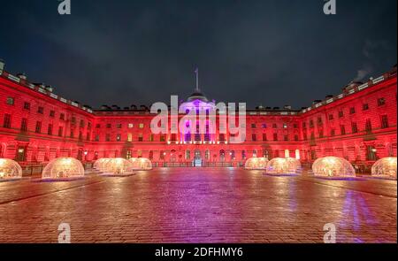 London, UK. 3 December 2020. Somerset House reopens to the public and for the festive season pop-up private dining domes are available within the neoclassical courtyard until 1st January 2021. Credit: Malcolm Park/Alamy Stock Photo