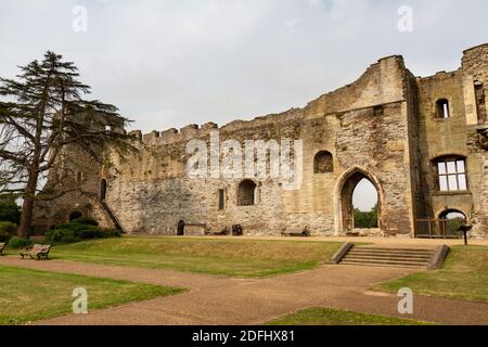 The main curtain wall remaining in the ruins of Newark Castle, in Newark-on-Trent, Nottinghamshire, UK. Stock Photo
