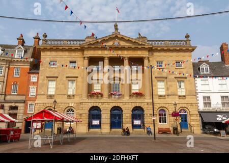 The Town Hall Museum & Art Gallery, Market Place, Newark-on-Trent, Nottinghamshire, UK. Stock Photo