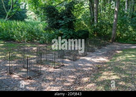 The animal cemetery in the grounds of Rufford Abbey Country Park, Nottinghamshire, UK. Stock Photo