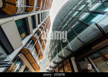 Residential building with a luxury Louis Vuitton store in the groundfloor  built in neoclassical architecture in downtown Lisbon, Portugal Stock Photo  - Alamy
