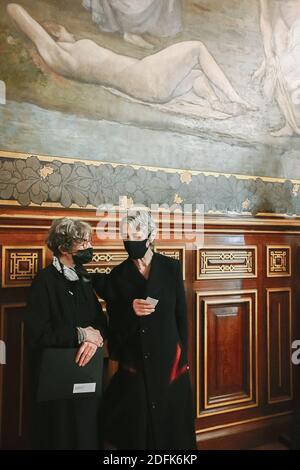 Sarah Moon and Charlotte Rampling attend Yohji Yamamoto Womenswear Spring/Summer 2021 show as part of Paris Fashion Week on October 2nd, 2020, at the Hotel de Ville, in Paris, France. Photo by Jana Call me J/ABACAPRESS.COM Stock Photo