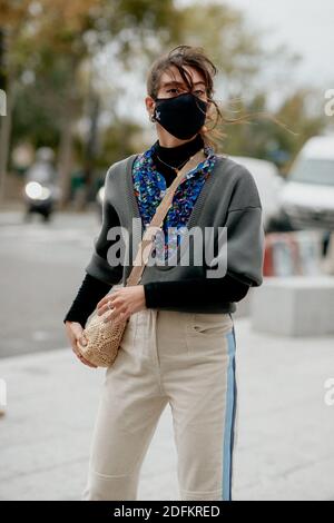 Street style, Josefine HJ arriving at Louis Vuitton Spring Summer 2021  show, held at La Samaritaine, Paris, France, on October 6, 2020. Photo by  Marie-Paola Bertrand-Hillion/ABACAPRESS.COM Stock Photo - Alamy