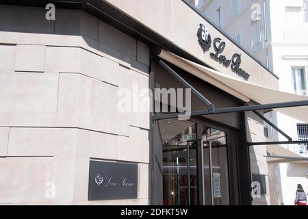 loro piana store Stock Photo - Alamy