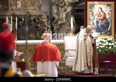 Pope Francis names thirteen new cardinals during a consistory ceremony in St. Peter's Basilica, Vatican on November 28, 2020. Pope Francis held the 7th ordinary public consistory of his pontificate to create 13 new cardinals who come from 8 nations of the world. During the ceremony all the cardinals had a protective masks against the COVID-19. Photo by ABACAPRESS.COM Stock Photo