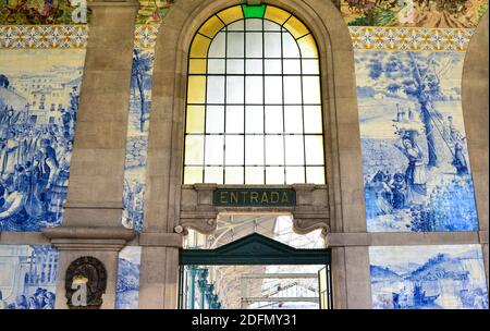 PORTO, PORTUGAL - AUGUST 12, 2017: Famous railway station Sao Bento with Azulejo panels Stock Photo