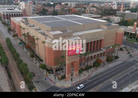 https://l450v.alamy.com/450v/2dfnc4w/los-angeles-united-states-05th-dec-2020-a-general-view-of-the-galen-center-on-the-campus-of-the-university-of-southern-california-saturday-dec-5-2020-in-los-angeles-the-arena-opened-in-2006-is-the-home-of-the-usc-mens-and-womens-basketball-and-volleyball-teams-photo-via-credit-newscomalamy-live-news-2dfnc4w.jpg