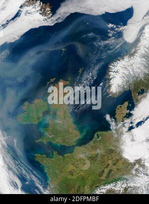 BRITISH ISLES - 18 April 2003 - A mixture of dust from the Sahara Desert, air pollution, and smoke lingers over the Atlantic Ocean (left). This image Stock Photo