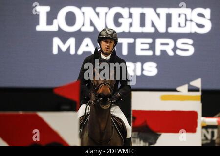 Guillaume Canet riding