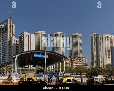 11 Apr 2019 Mahalaxmi railway station,entrance,of Western Railway Mumbai, Maharashtra, India, Asia Stock Photo