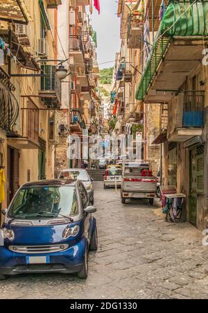 An intricate maze of narrow streets and alleys, the Spanish Neighborhoods (Quartieri Spagnoli) are the heart of Naples. Here's a glimpse Stock Photo