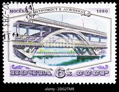 MOSCOW, RUSSIA - NOVEMBER 10, 2018: A stamp printed in USSR (Russia) shows Metro Bridge, Lushniki, Moscow Bridges serie, circa 1980 Stock Photo