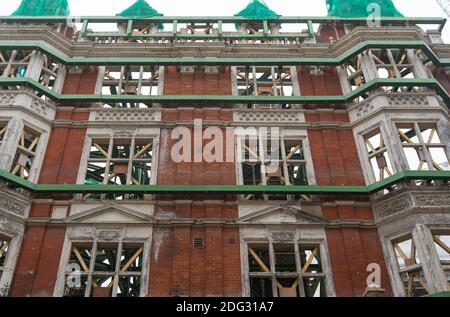 Construction work to save the old outside facade of a building on Half Moon Street in Mayfair. London Stock Photo