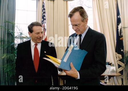 United States President George H.W. Bush meets with new Chief of Staff Samuel K. Skinner the Oval Office of the White House in Washington, DC on December 16, 1991. Photo by David Valdez / White House via CNP/ABACAPRESS.COM Stock Photo