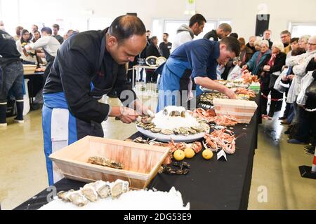 Finale of the 16th Edition Of The French Championship Of Oyster Sellers during the Gourmet Lounge Sea and Vineyard fair at Parc Floral in Vincennes, near Paris, France, on February 06, 2017. Photo by Laurent Zabulon/ABACAPRESS.COM Stock Photo
