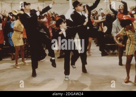 Blues Brothers 2000 (l-r) actors  Dan Aykroyd, Evan Bonifant and John Goodman perform Stock Photo