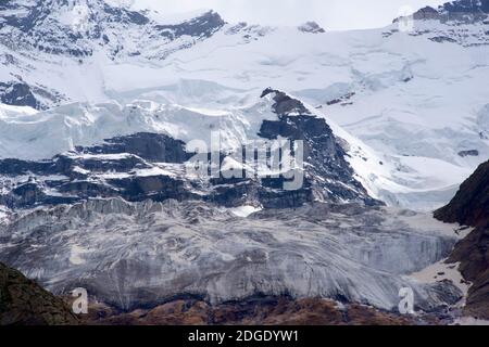 Himalayan mountain glacier near the Pensi La mountain pass on the Kargil - Zanaskar Road in the Kargil district of Ladakh, Jammu & Kashmir, northern India. Stock Photo