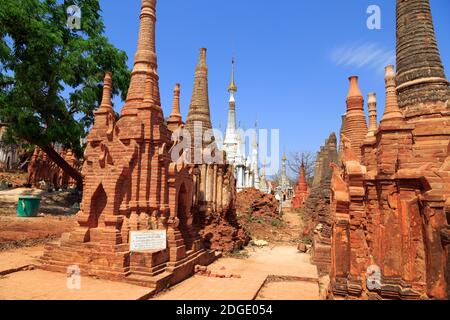 Some of the 1054 pagodas of the Indein pagoda forest at Inle Lake Stock Photo