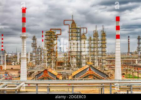 View of the new columns and chemical apparatus plant for oil refining at refinery Stock Photo